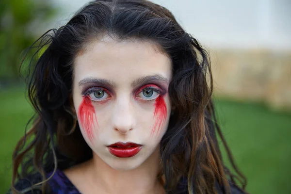 Halloween dziecko dziewczynka custome krwawe makijaż — Zdjęcie stockowe