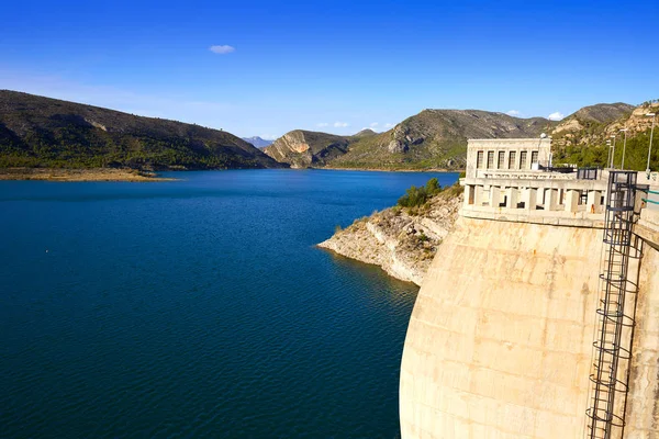 Loriguilla Pantano moeras reservoir in Valencia — Stockfoto