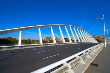 Valencia Alameda exposicion bridge on Turia