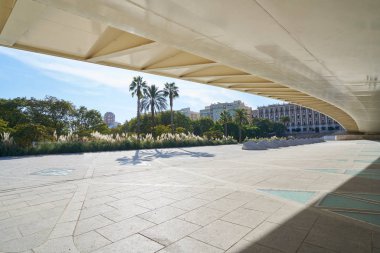 Valencia Alameda exposicion bridge on Turia