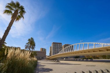 Valencia Alameda exposicion bridge on Turia