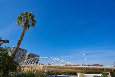 Valencia Alameda exposicion bridge on Turia