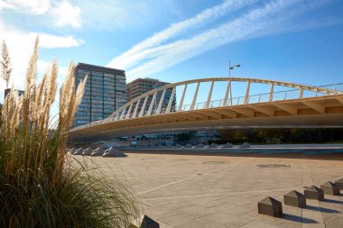 Valencia Alameda exposicion bridge on Turia