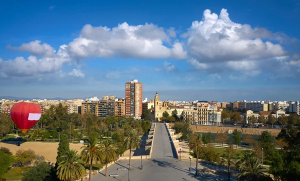 Valencia skyline vue aérienne Pont de Serranos — Photo