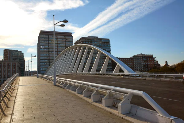 Valencia Alameda puente de exposición sobre Turia — Foto de Stock