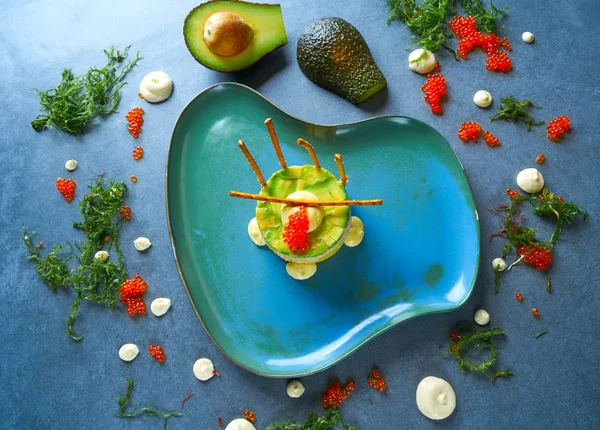 Camarones Tartar con aguacate Estilo peruano —  Fotos de Stock