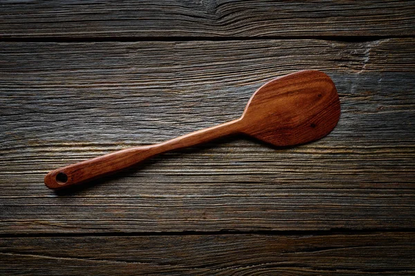 Ferramentas de cozinha utensílios de cozinha espátula de madeira — Fotografia de Stock