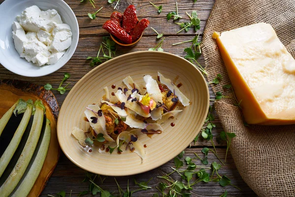 Ricetta melanzane e formaggio cucina italiana — Foto Stock