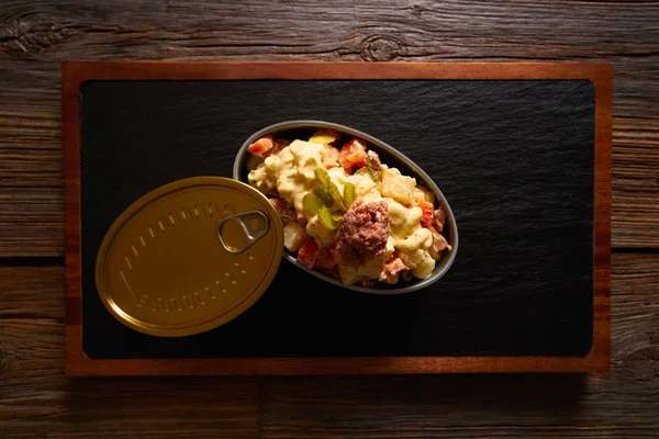 Tapas ensaladilla rusa ist ein Kartoffelsalat — Stockfoto