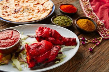 Baharat tavuk Tandoori Hint tarifi