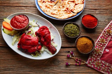 Baharat tavuk Tandoori Hint tarifi