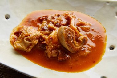 Callos Madrilena işkembe Madrid tarzı tapas