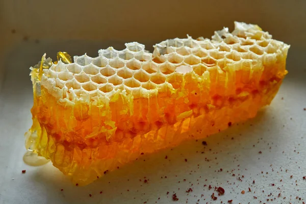 Miele a nido d'ape dettaglio macro — Foto Stock