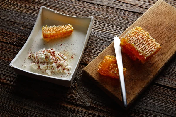 Cottage cheese curd with Honey honeycomb — Stock Photo, Image
