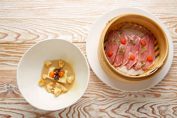 Pork ham with XO sauce and cabbage rinds — Stock Photo, Image