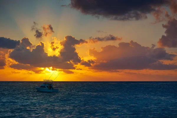 Riviera Maya sunrise beach in Mexico — Stock Photo, Image