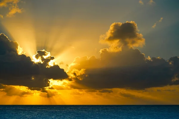 Riviera Maya spiaggia all'alba in Messico — Foto Stock