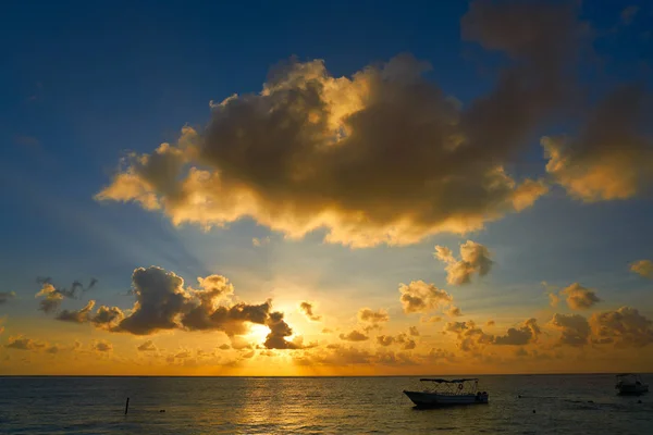 Riviera Maya sunrise beach in Mexico — Stock Photo, Image