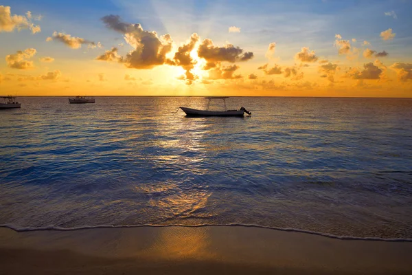 Riviera Maya sunrise beach in Mexico — Stock Photo, Image