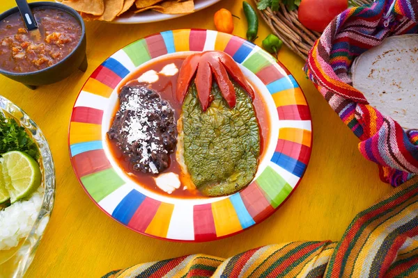 Mexican Nopal filled recipe with sauces — Stock Photo, Image