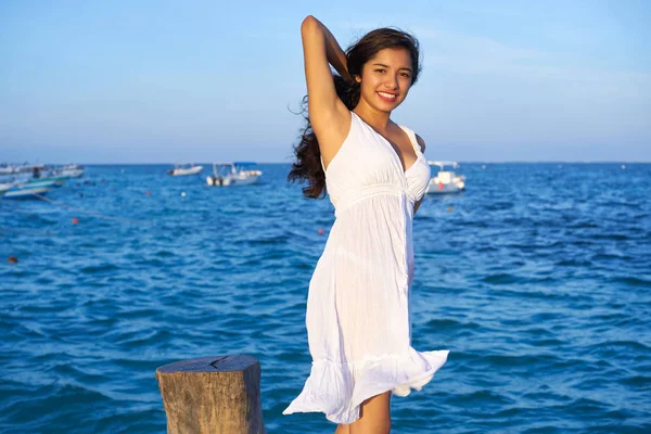 Mulher latina mexicana em Riviera Maya — Fotografia de Stock