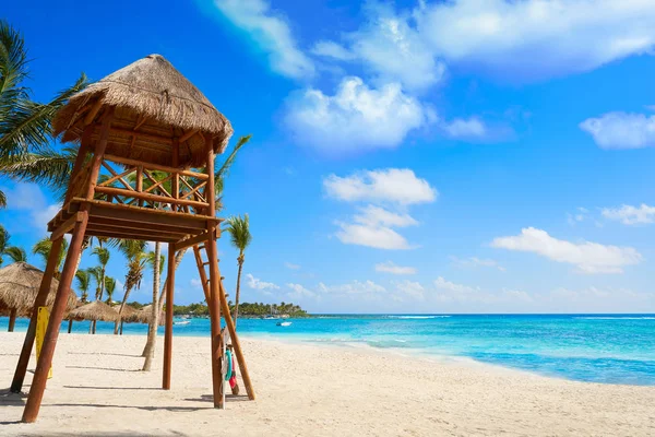 Torre de baywatck de playa de Akumal Riviera Maya —  Fotos de Stock