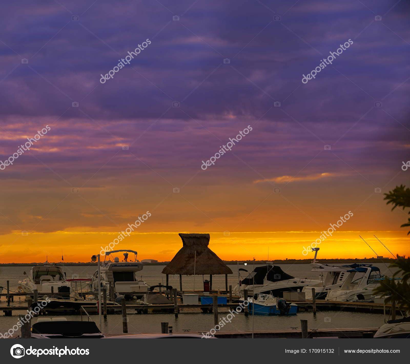 Coucher De Soleil Marina De Cancun Mexique Lagon