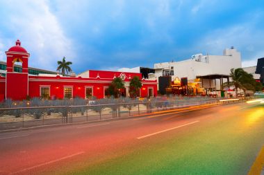 Cancun sunset Blvd Kukulcan Meksika