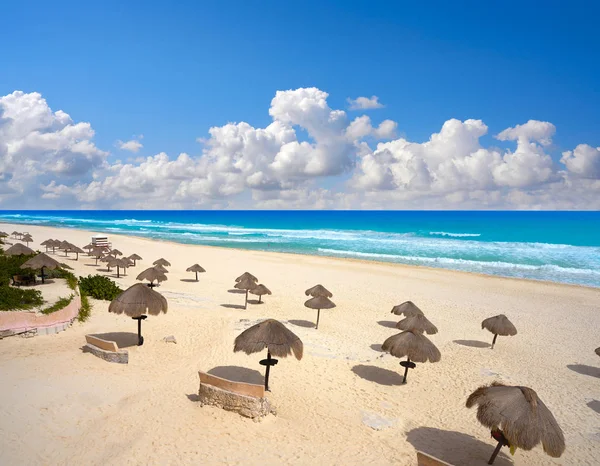 Cancun Messico Delfines Spiaggia dei Caraibi — Foto Stock