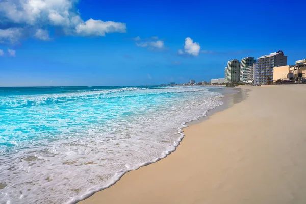 Cancun Forum beach Playa Gaviota Azul — Stock Photo, Image