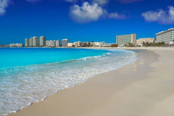 Cancun Forum beach Playa Gaviota Azul — Stok fotoğraf