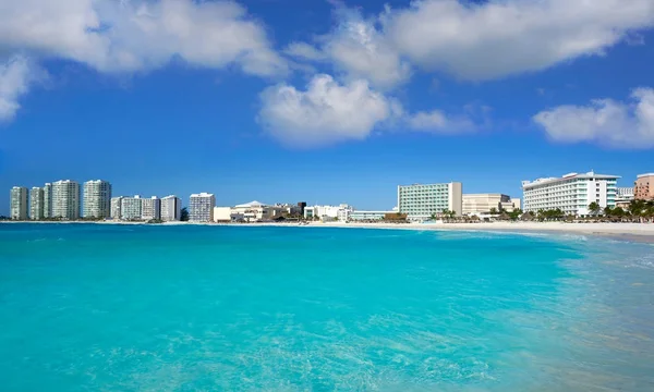 Cancun Forum beach Playa Gaviota Azul — ストック写真