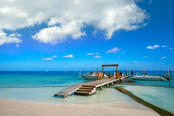Канкун Плайя Линда пляж в гостиничной зоне — стоковое фото