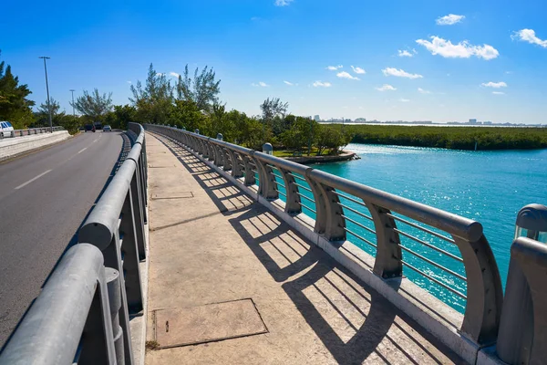 La lagune de Cancun Nichupte à l'hôtel Zone — Photo
