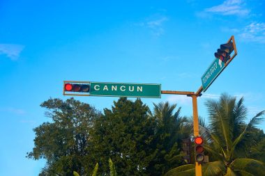 Cancun yol işaret Riviera Maya içinde 
