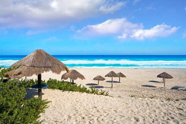 Cancun Delfines strand bij hotelzone Mexico — Stockfoto