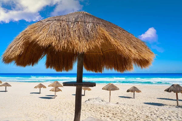 Cancún Delfines Playa en Zona Hotelera México —  Fotos de Stock