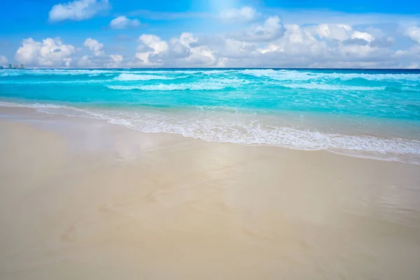 Cancun spiaggia di sabbia bianca caraibica — Foto Stock