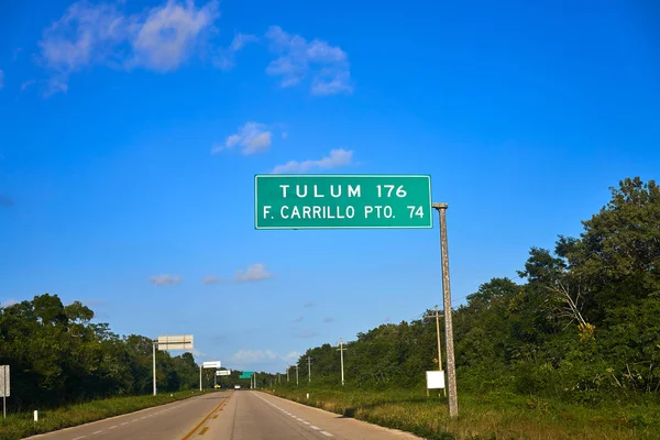 Tulum road sign in Riviera Maya Mexico — Stock Photo, Image