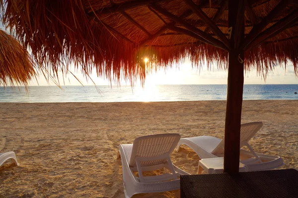 Riviera Maya plage au lever du soleil au Mexique — Photo