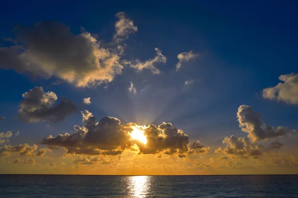 Riviera Maya spiaggia all'alba in Messico — Foto Stock