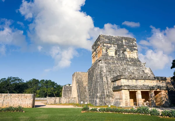 Templo de Jaguar Balam en Chichén Itzá — Foto de Stock