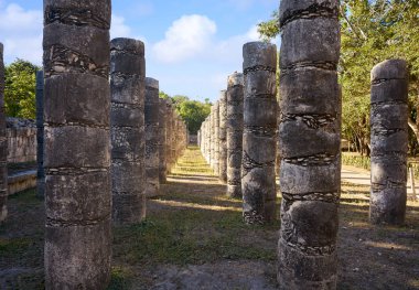 Chichen Itza bin sütunları Tapınağı