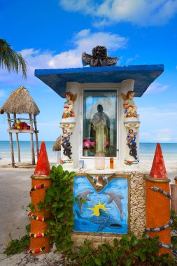 Holbox Island bakire heykelinin Quintana Roo