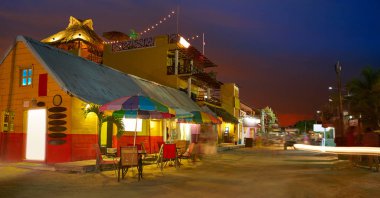 Holbox Island Karayipler günbatımı Meksika evler