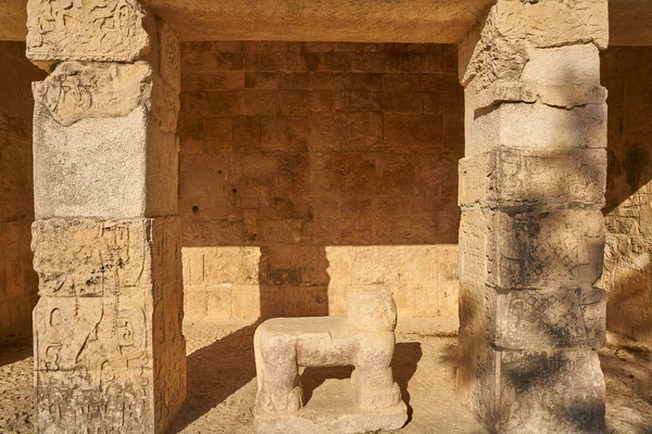 Jaguar Balam Tempel in chichen itza — Stockfoto