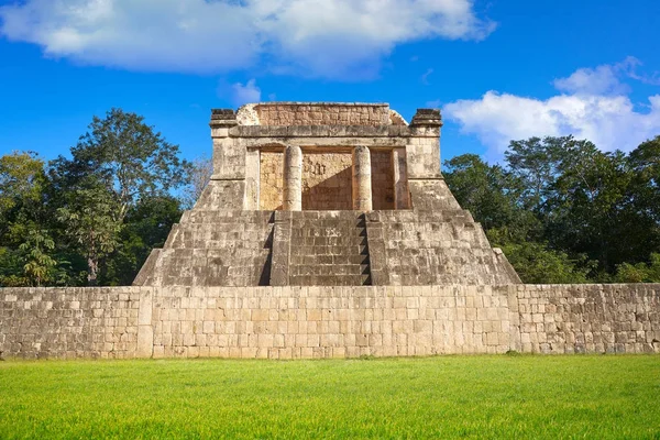 Chichen Itza templo norte no México — Fotografia de Stock