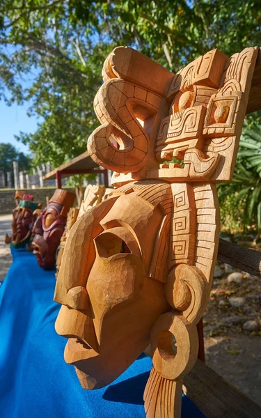 Chichén itza Maja handcrafts fából készült maszkok — Stock Fotó