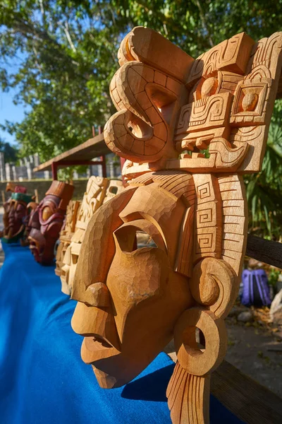 Chichen Itza Maya ahşap maskeleri el sanatları — Stok fotoğraf
