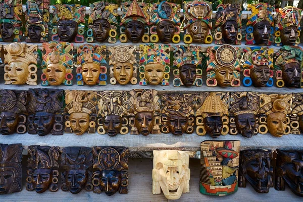 Majów Chichen itza rzemiosła drewniane maski — Zdjęcie stockowe